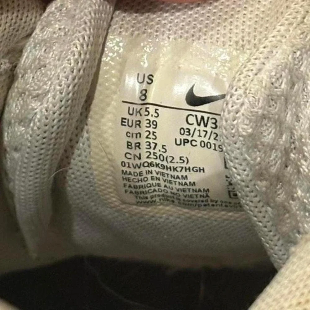 White Nike zoom air fire sneakers
